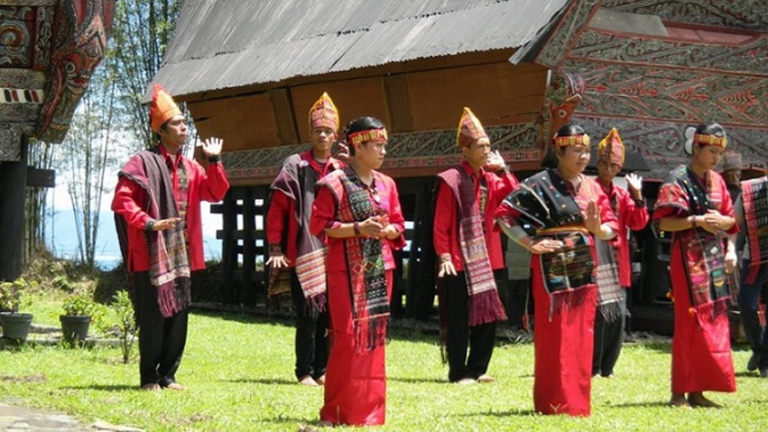 Asal-Usul Tari Tradisional Tortor - MerahPutih