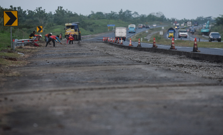 Arus Kendaraan di Tol Cirebon Masih Relatif Lancar 