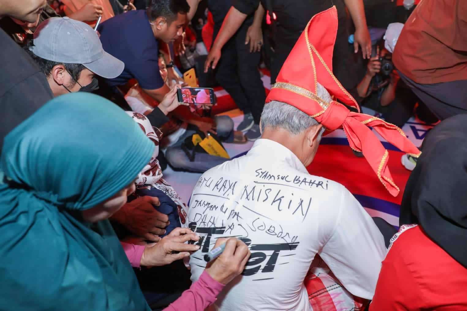 Masyarakat Makassar Titipkan Pesan ke Ganjar Lewat Tulisan, Ini Isinya