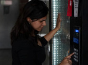 Latvia Perkenalkan Vending Machine Tes COVID-19 Pertama di Dunia