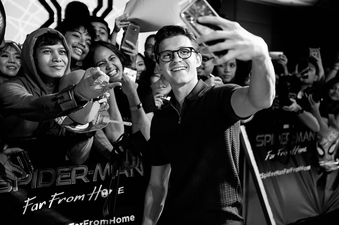 Tom Holland berfoto bersama fan (Sumber: Instagram/tomholland2013