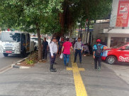Apes, Parkir Liar di Trotoar Sejumlah Mobil Milik Kader PSI Digembosi Petugas