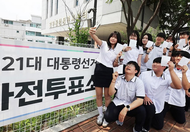 Pemilu Presiden Korea Selatan Digelar Selasa (3/6), Warga Antusias Datang ke TPS