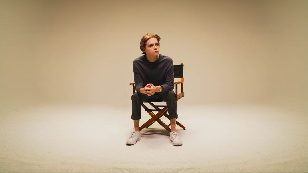 Devin Kennedy Merayakan Momen Bersama Orang yang Dicintai lewat ‘Falling for You’