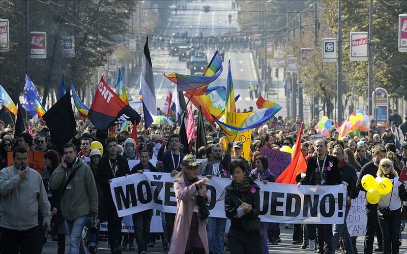 Massa antipemerintah berunjuk rasa di Beograd
