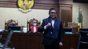 Sidang Perdana Sekjen PDI Perjuangan Hasto Kristiyanto di Pengadilan Tipikor Jakarta