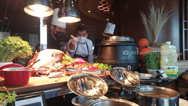 Thanksgiving Brunch with Chef Vindex Tengker di JHL Solitaire Berlangsung Hangat