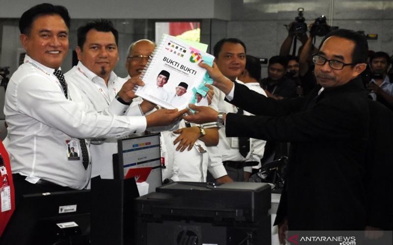 Tim Kuasa Hukum TKN Jokowi-Ma'ruf di Gedung MK