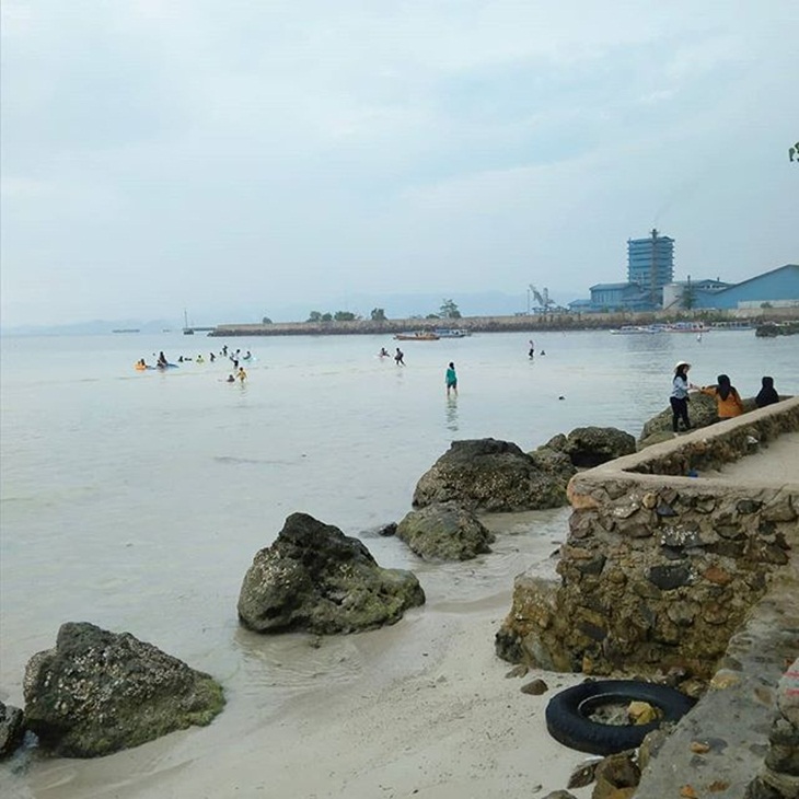 Pantai Pasir Putih, Lampung. (Foto: instagram.com/ummu_arkan)