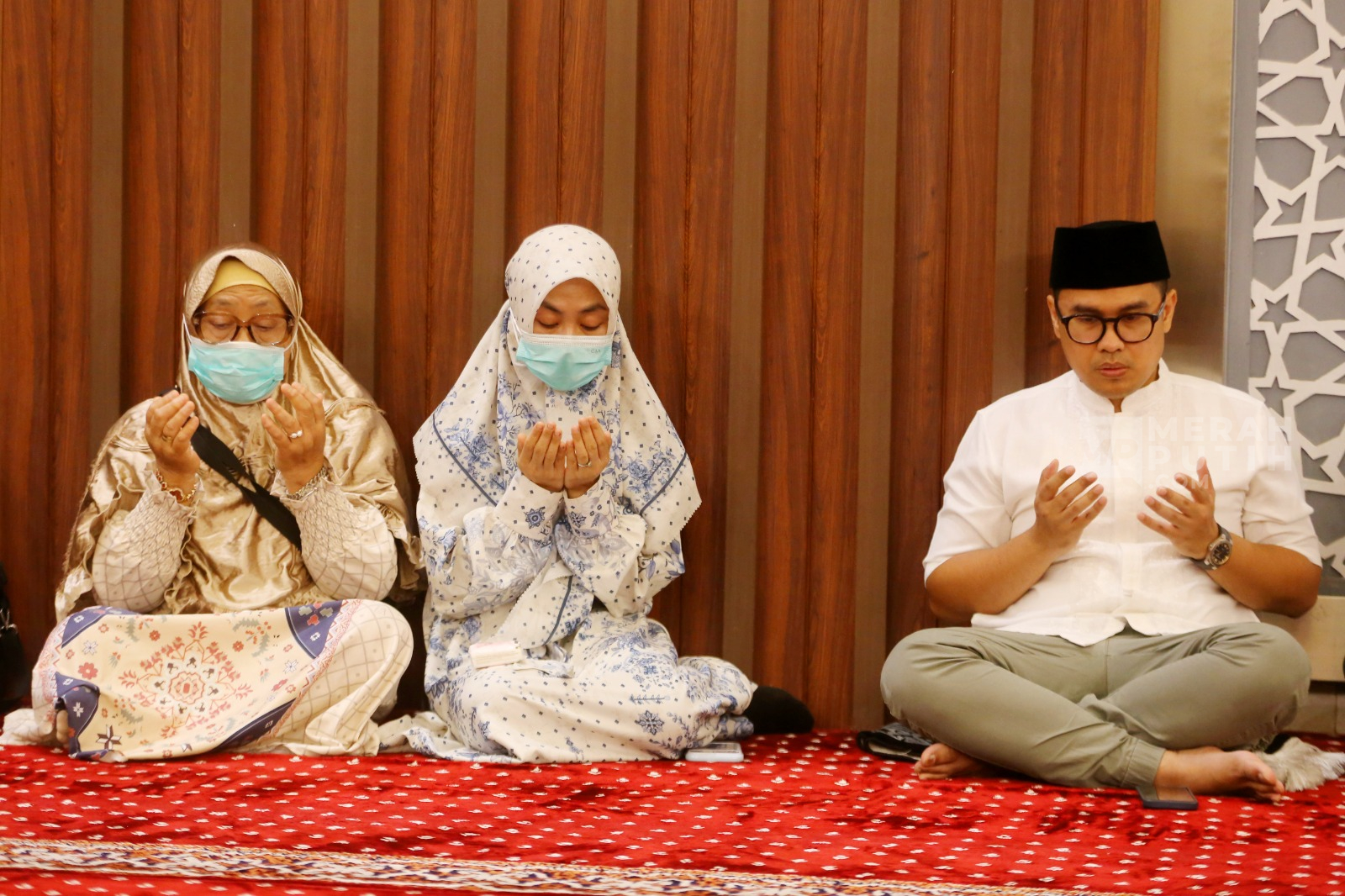Doa Bersama untuk Keselamatan Jurnalis Hilang Kontak di Selat Sunda