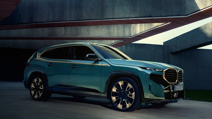 Mengintip SUV Baru BMW XM, Si Tubuh Kekar Bertenaga Besar
