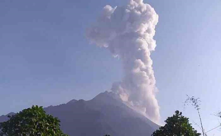  Merapi Erupsi, Desa Tlogolele Boyolali Diguyur Abu Vulkanik