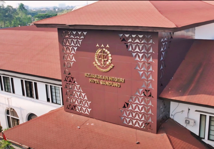 Wakil Wali Kota Bandung Erwin dan Anggota DPRD Awang Resmi Jadi Tersangka Korupsi Pengadaan Barang dan Jasa