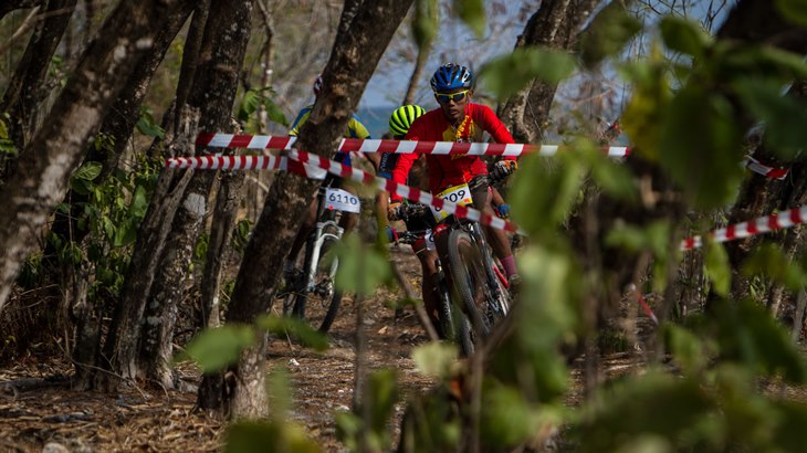 Rhino Cross Triathlon Jadi Wisata Olahraga Populer
