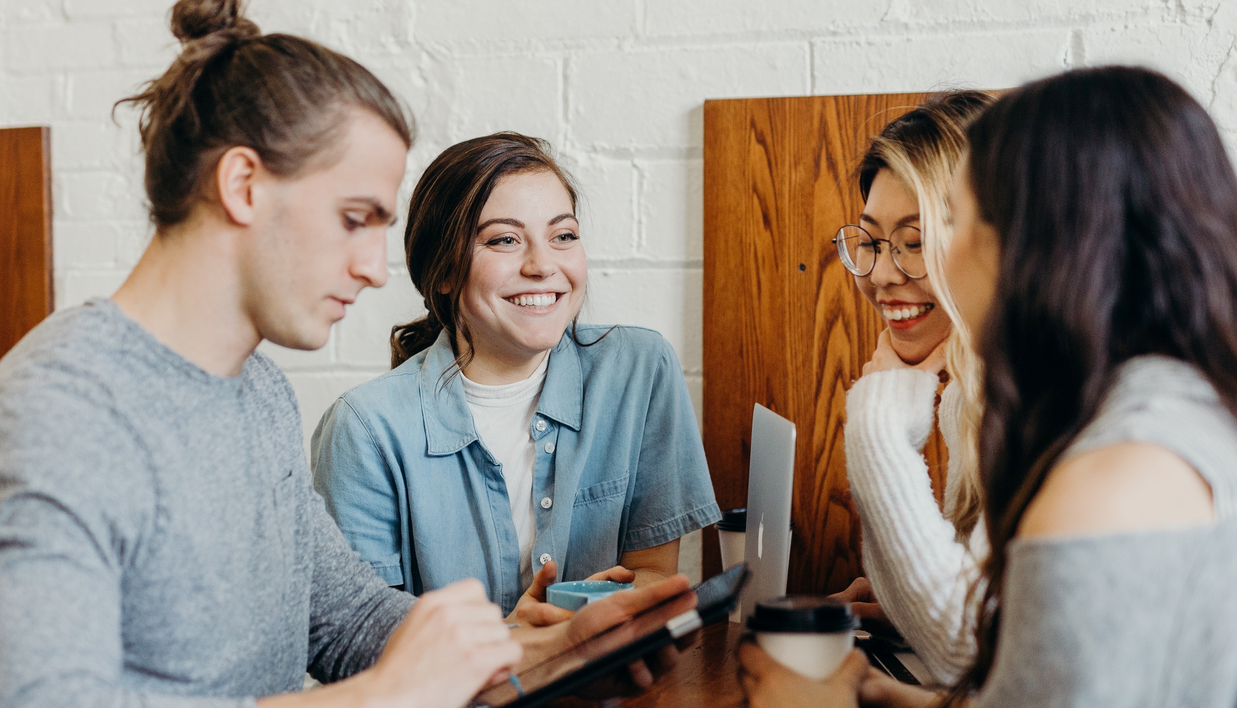5 Tips Networking Buat Si Introvert Mendamaikan Diri 