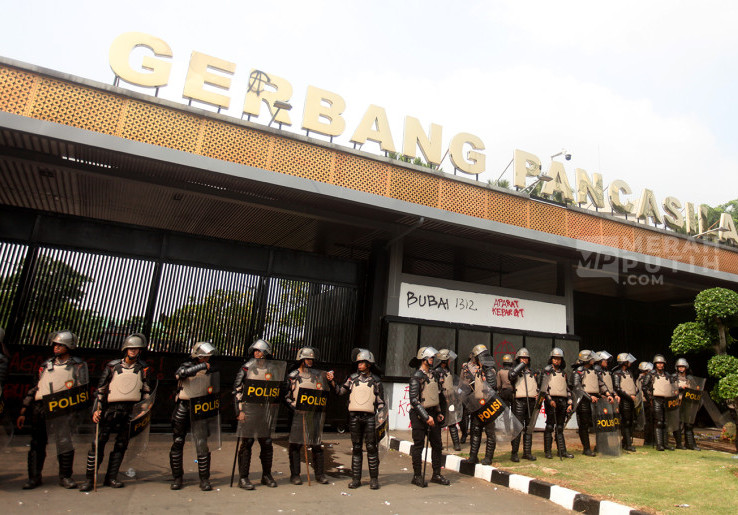 6 Film Ikonik Mengenai Kebobrokan Hingga Brutalitas Polisi yang Wajib Kamu Tonton