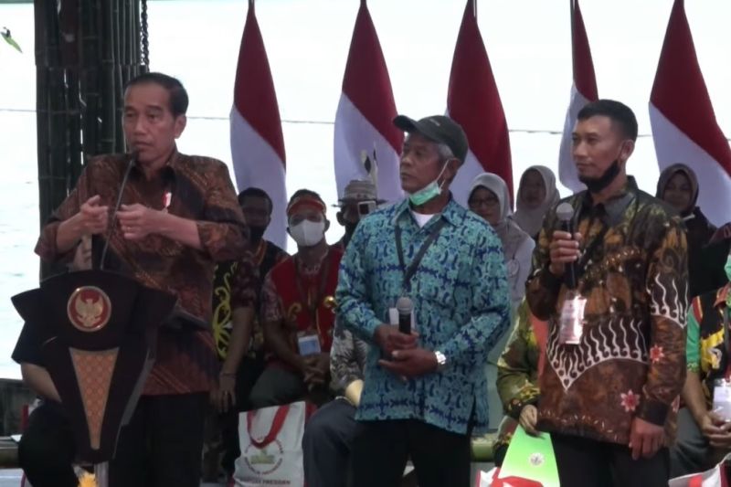 1,14 Juta Kepala Keluarga Dapatkan SK Perhutanan Sosial