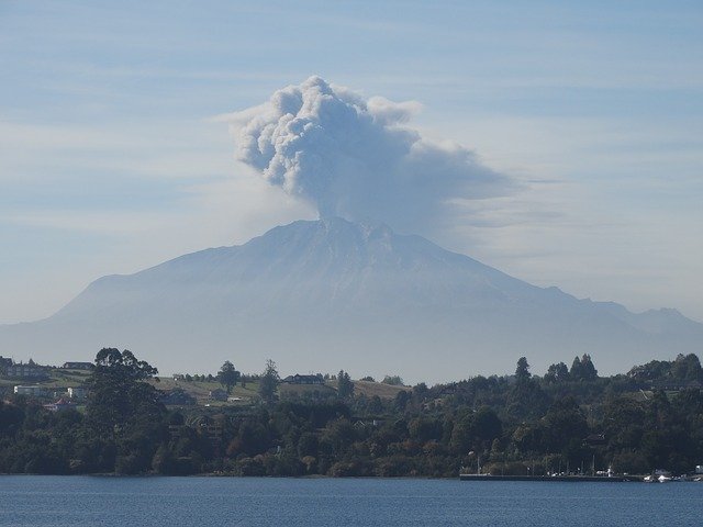 Gunung Merapi Erupsi, Ketahui 4 Dampak Negatif dari Abu Vulkanis