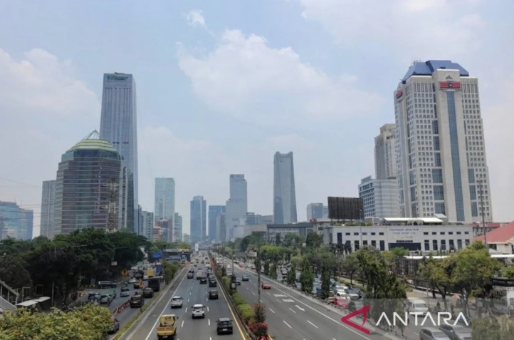 Prakiraan Cuaca Jakarta Kamis 8 Oktober 2026, Berawan Tebal Seharian