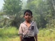 Heroik, Anak SD di Kalimantan Ikut Padamkan Api Karhutla 