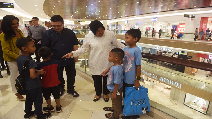 Wali Kota Risma berdialog dengan warga di Mall