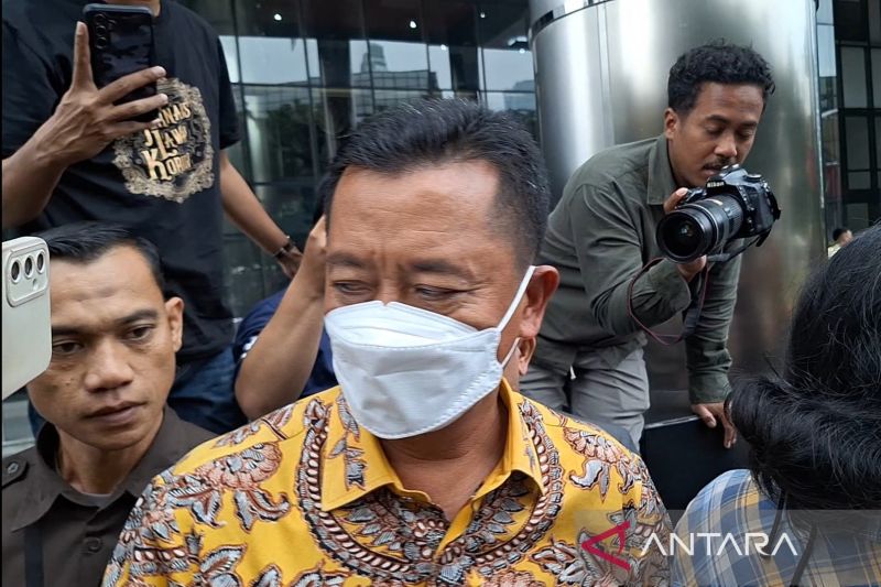 Resmi Tersangka, Sekda Bandung Bungkam Usai Diperiksa KPK