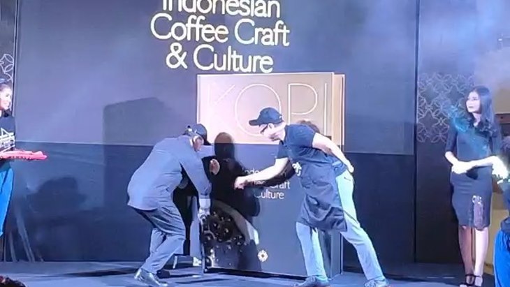 Dokumentasi Kopi Indonesia dalam Buku Kopi: Indonesian Coffee Craft & Culture