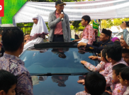 Gugah Semangat Anak SD, Dahlan Iskan Pamerkan Mobil Listrik