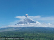 Gunung Semeru Erupsi Setinggi 1 KM, Waspadai Banjir Lahar di 4 Sungai Ini!