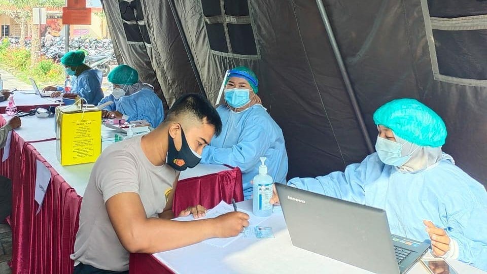 Ratusan Anggota Polda DIY Terima Vaksin COVID-19