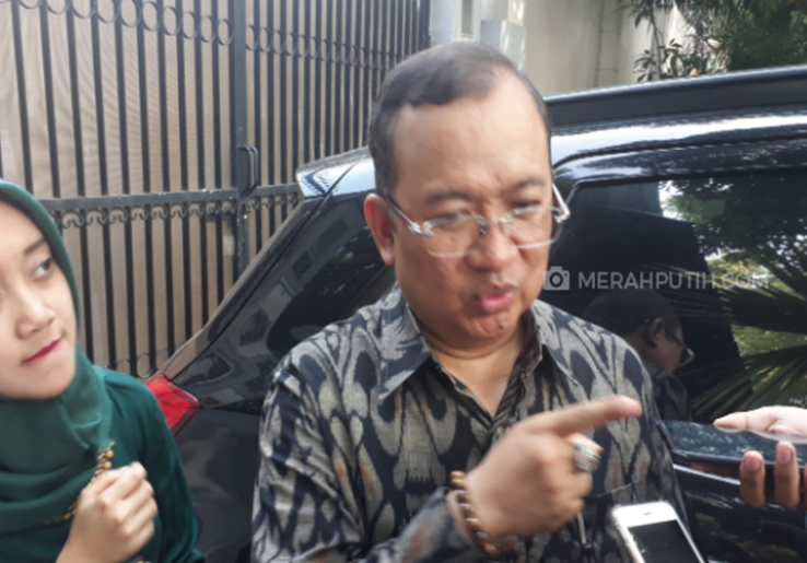 Sempat Dilarang, Prabowo Tetap Salat Jumat di Masjid Kauman Semarang