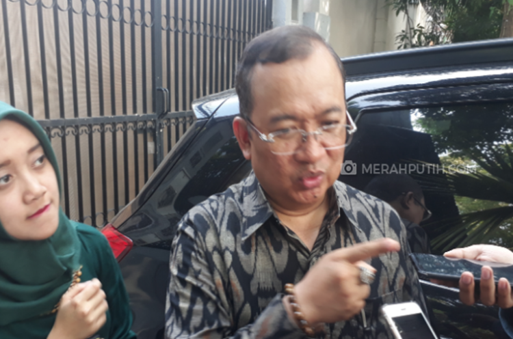  Sempat Dilarang, Prabowo Tetap Salat Jumat di Masjid Kauman Semarang