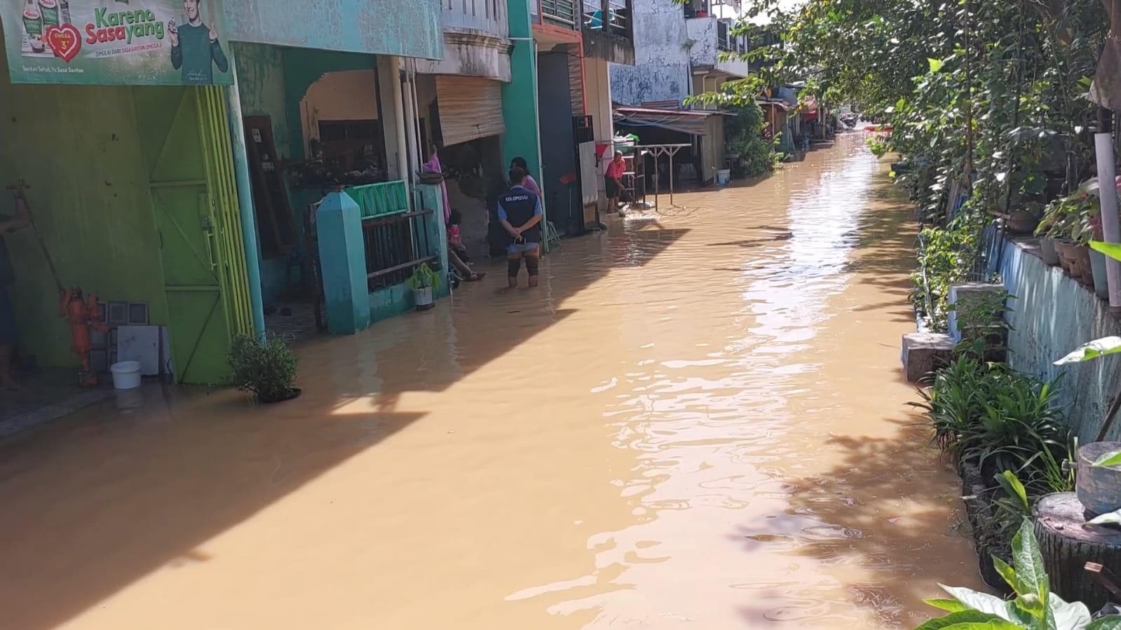 Banjir terjadi di Kampung/Kelurahan Pucangsawit, Solo, Jawa Tengah, Sabtu (22/10). (MP/Ismail)