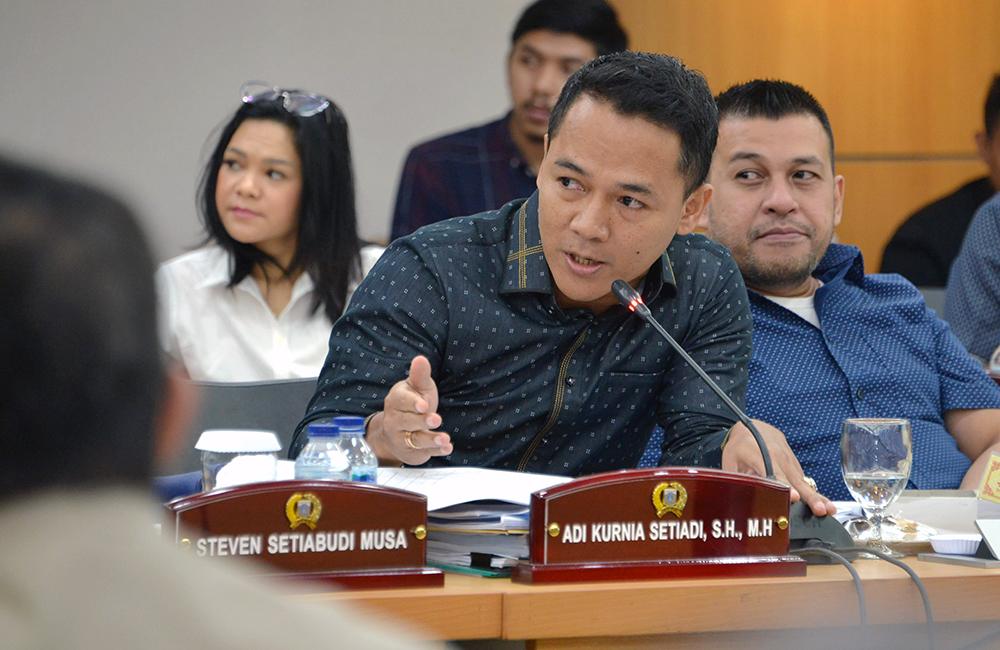 Anggota Komisi B DPRD DKI Jakarta Adi Kurnia Setiadi. Foto: DPRD DKI Jakarta