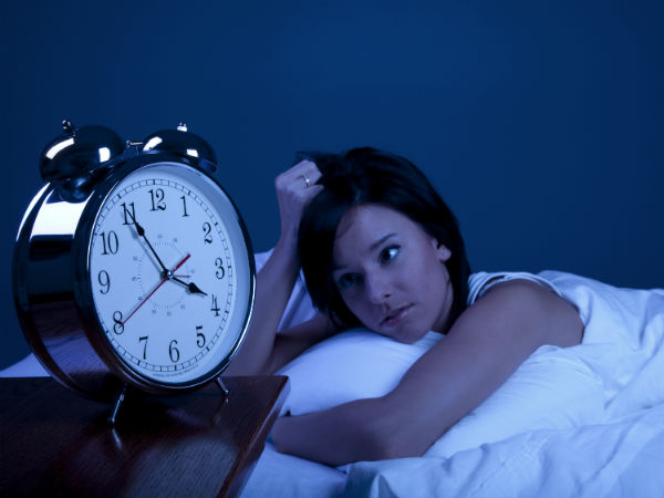 Mendengarkan musik bisa mengurasi masalah tidur (Sumber: Boldsky)