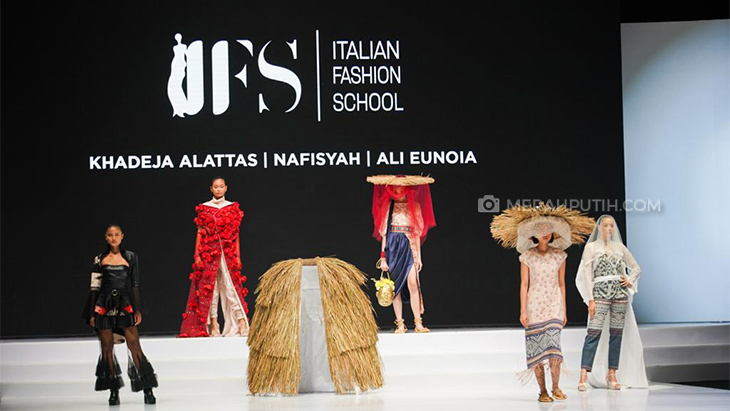 Kemilau Wastra NTT dari IFS di Panggung IFW 2023 