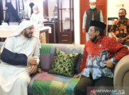 Dikunjungi Mahfud MD Usai Ditusuk, Syekh Ali Jaber: Saya Biasa Panggil Guru