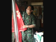 Orang Ini Nekat Pasang Bendera Palu-Arit di Cafe