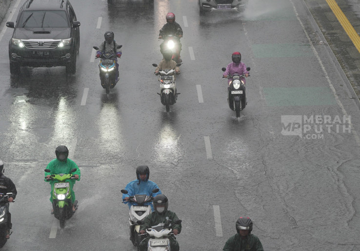 Prakiraan BMKG: Hujan Guyur Sejumlah Kota Besar di Indonesia pada Jumat, 12 September