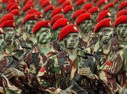 Banjir Prestasi Kopassus dan Bayangan Dosa Masa Lalu