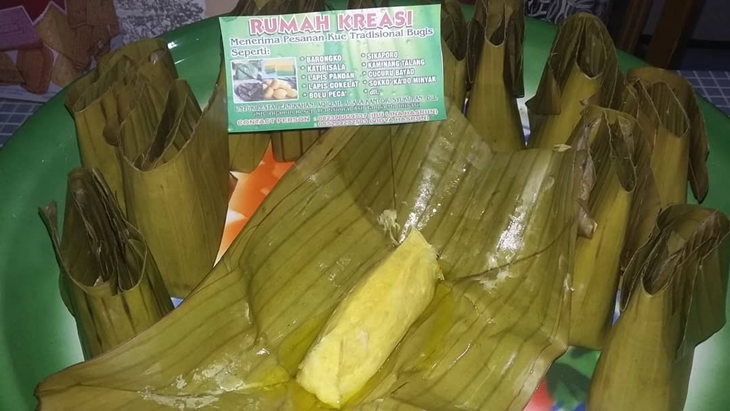 Barongko kuliner khas Bugis Makassar. (Instagram/ kue_bugis_tradisional)