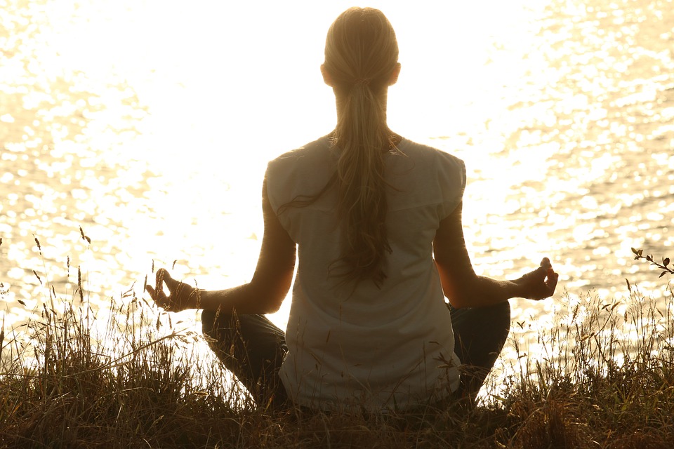 Meditasi membuatmu menambah energi (Sumber: Pixabay/Pexels)