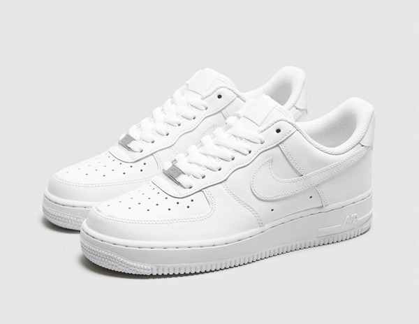 Nike Air Force 1 Low. (Foto Size?)
