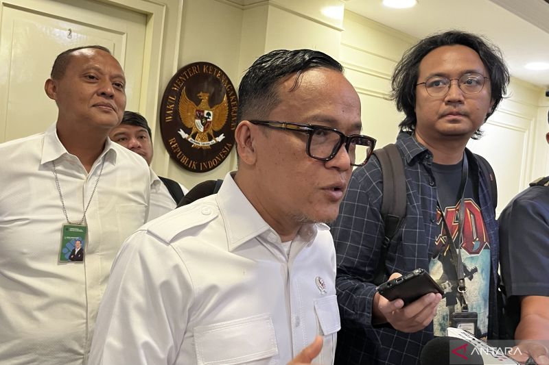 SE Terbit Besok, 4 Amunisi Kemenaker Tindak Perusahaan Tahan Ijazah Karyawan