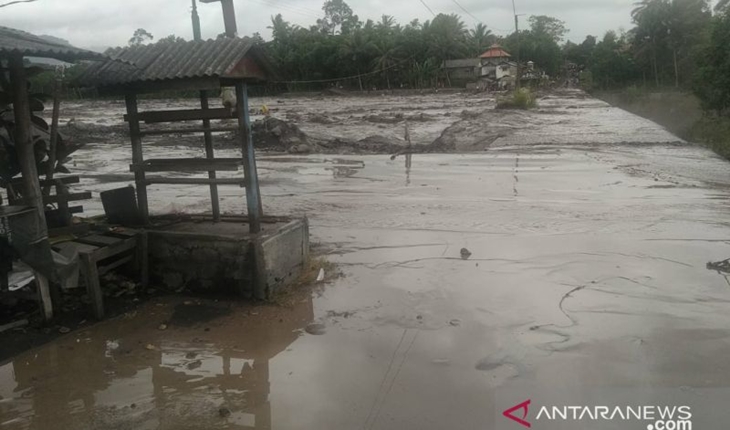 Banjir Lahar Dingin Gunung Semeru Terjang Sejumlah Desa