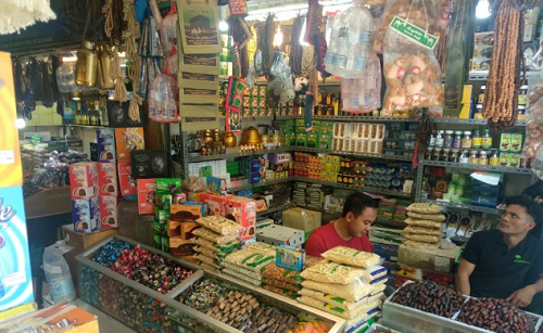 Air Zam-Zam Hingga Kurma di Tanah Abang Mulai Diburu Untuk Oleh-Oleh Haji