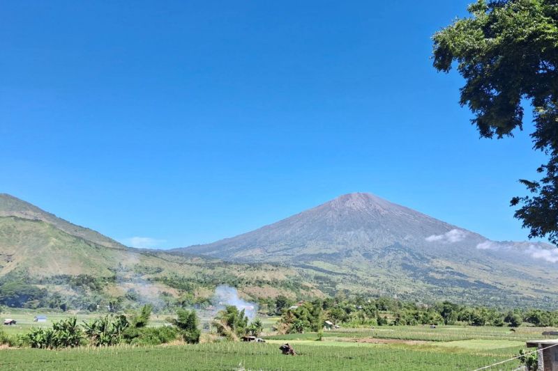 Cuaca Dingin  Landa Gunung Rinjani, Pendaki Diminta Bawa Sleeping Bag