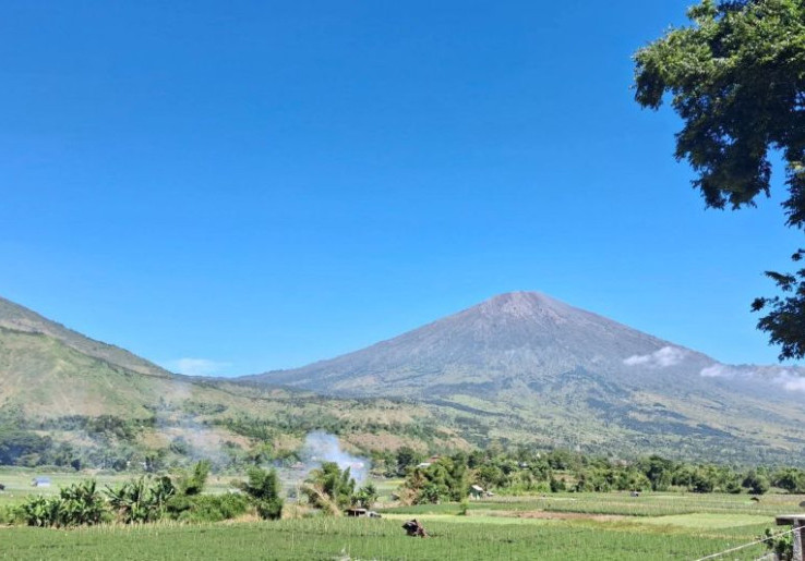 Cuaca Dingin  Landa Gunung Rinjani, Pendaki Diminta Bawa Sleeping Bag