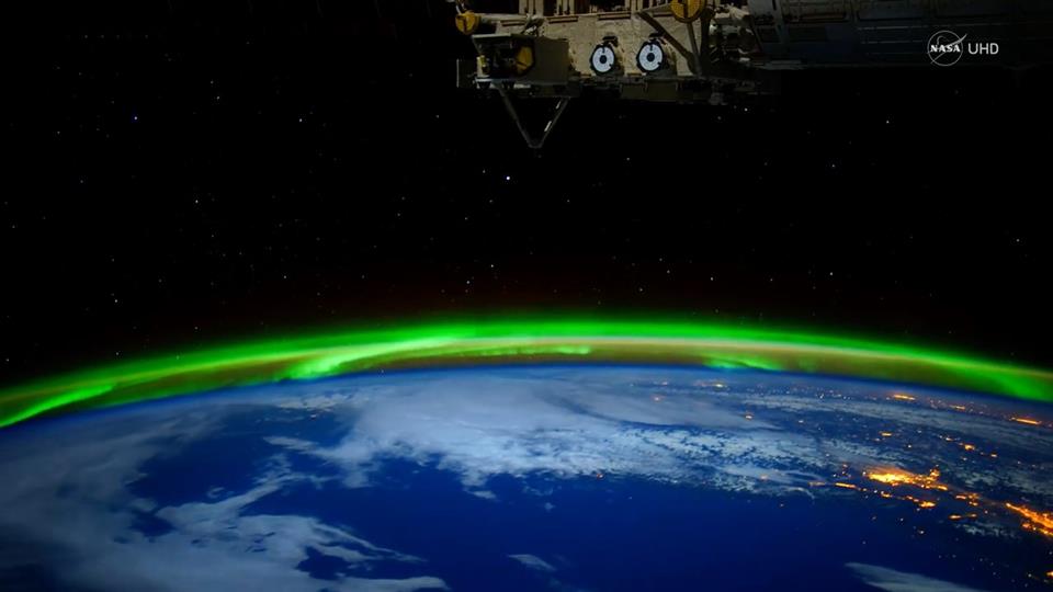 Fakta Menarik Seputar Aurora, Cahaya Langit Indah di Kutub-Kutub Bumi 