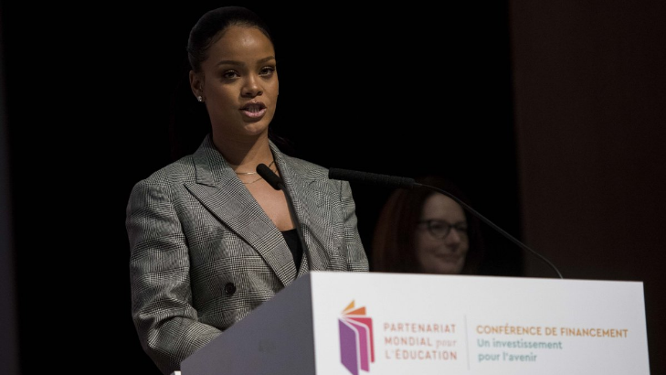 Rihanna Ajak Presiden Macron Dukung Pendidikan